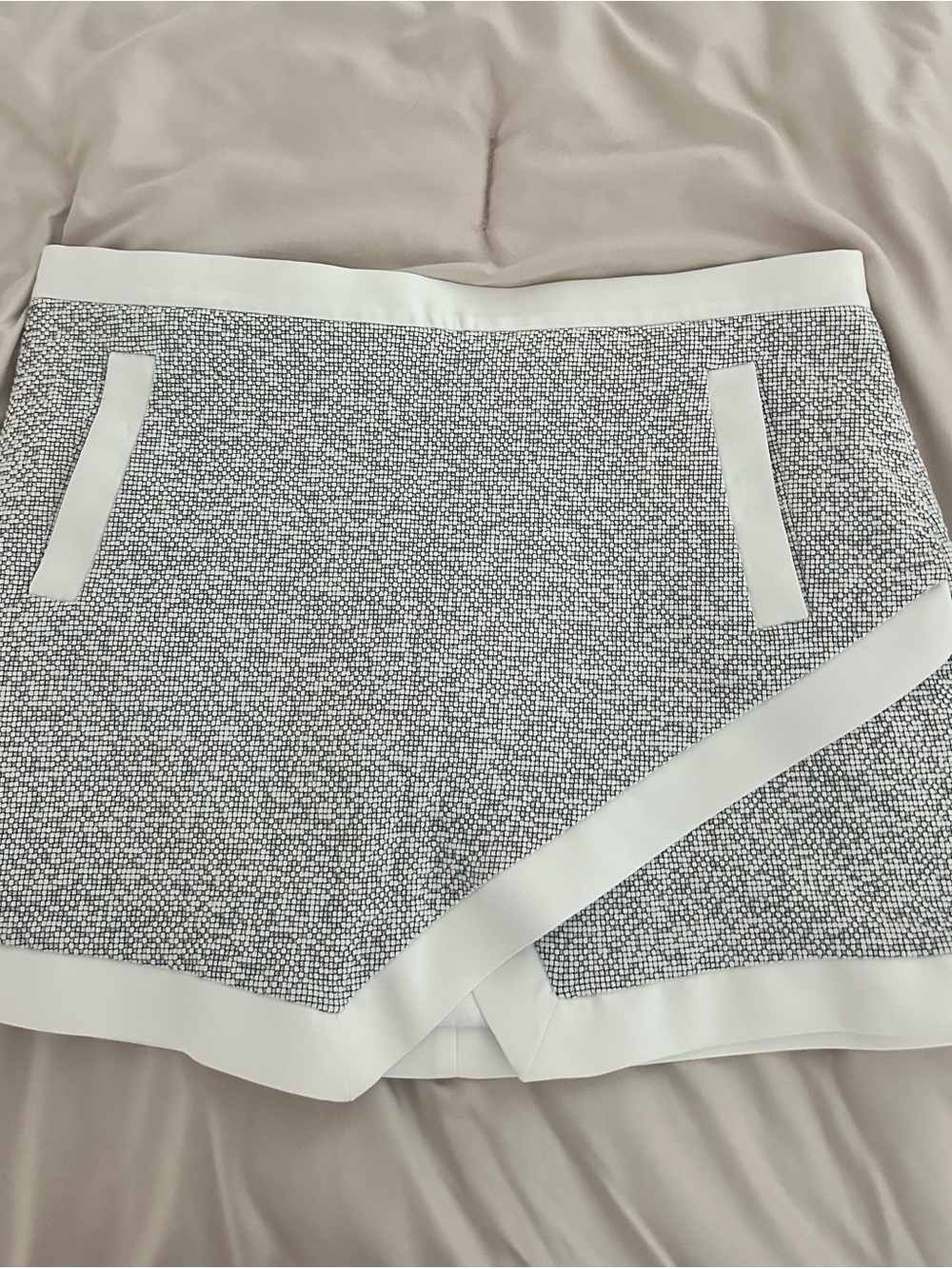 Banana Republic Gray Tweed-Texture Skirt with White Trim